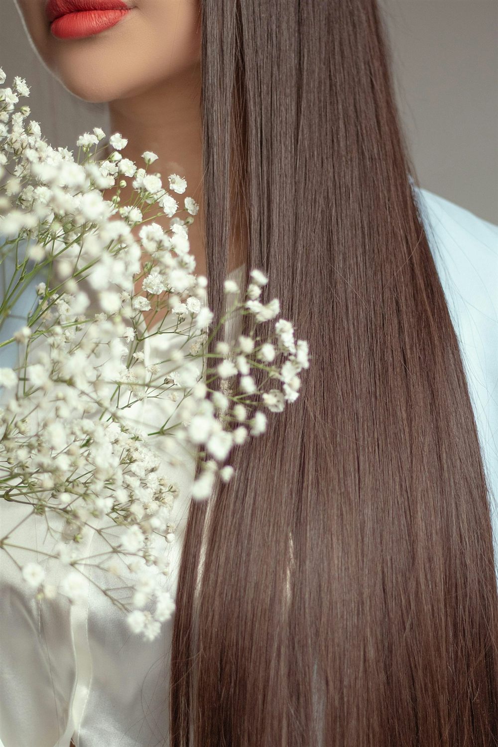 Cabello largo, liso y brillante